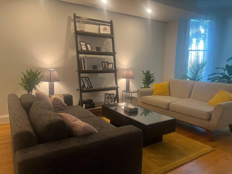 3-Bedroom House With Cute Patio Explore Dc On Foot Washington Exterior photo