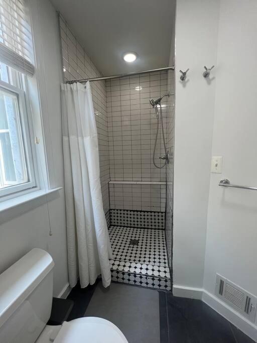 3-Bedroom House With Cute Patio Explore Dc On Foot Washington Exterior photo