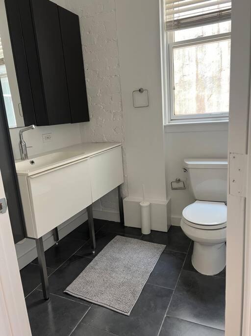3-Bedroom House With Cute Patio Explore Dc On Foot Washington Exterior photo